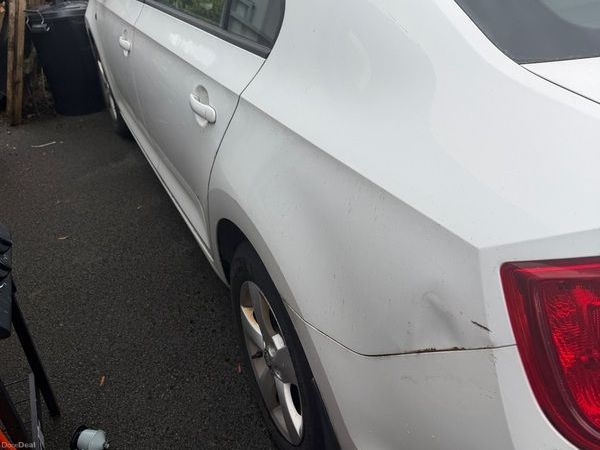 Skoda Rapid Saloon, Diesel, 2015, White