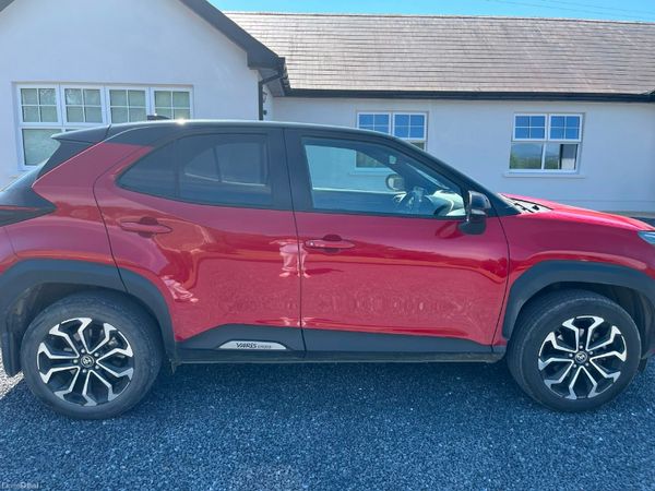 Toyota Yaris Cross Hatchback, Petrol Hybrid, 2023, Red