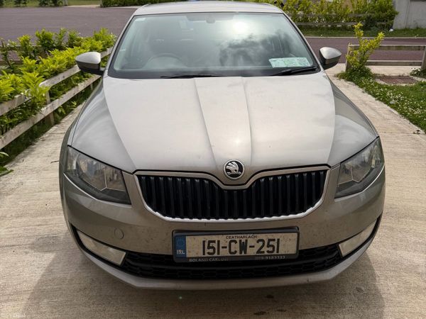 Skoda Octavia Saloon, Diesel, 2015, Beige