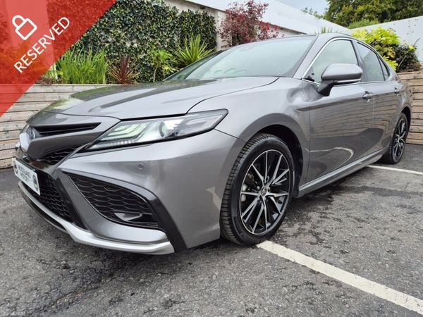 Toyota Camry Saloon, Petrol Hybrid, 2021, Grey
