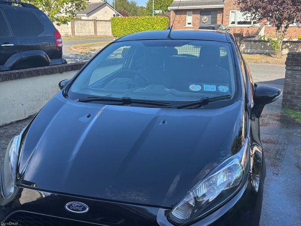 Ford Fiesta Hatchback, Diesel, 2016, Black