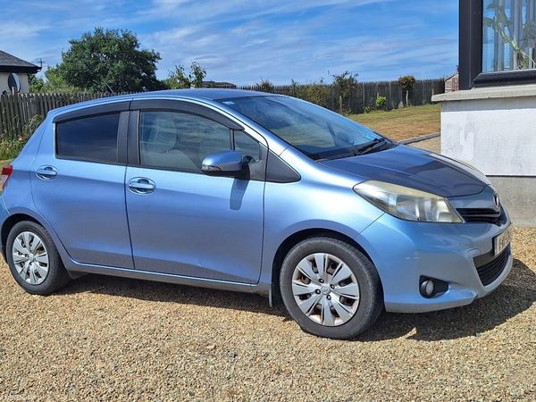Toyota Vitz Hatchback, Petrol, 2011, Blue