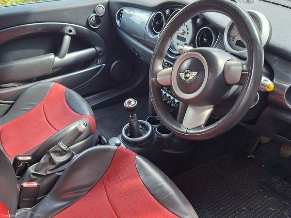 Mini Cooper Hatchback, Petrol, 2005, Red