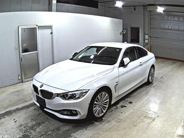 BMW 4-Series Coupe, Petrol, 2015, White