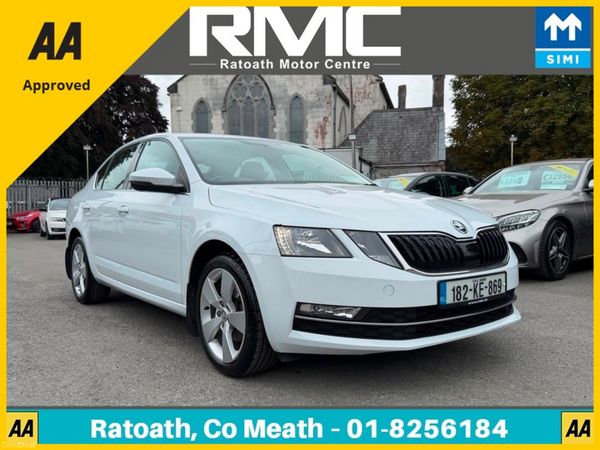Skoda Octavia Hatchback, Petrol, 2018, White