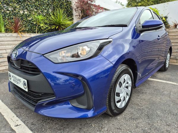 Toyota Yaris Hatchback, Petrol Hybrid, 2022, Blue