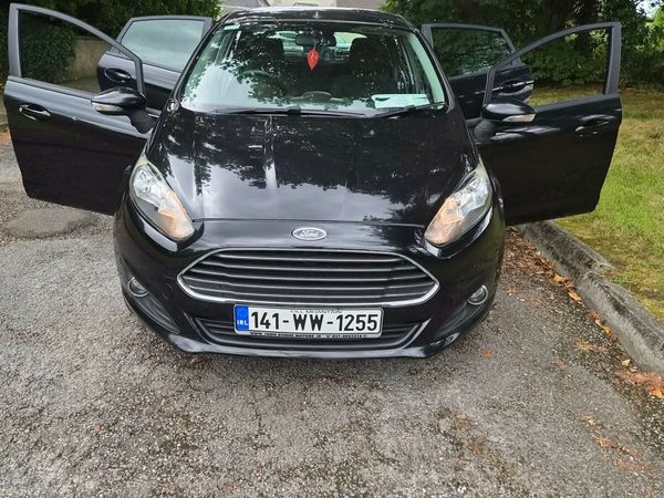 Ford Fiesta Hatchback, Diesel, 2014, Black