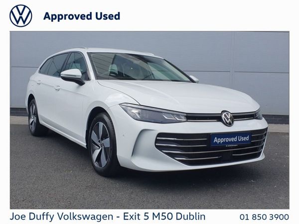 Volkswagen Passat Estate, Petrol Hybrid, 2025, White