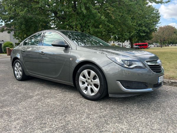 Vauxhall Insignia Hatchback, Diesel, 2017, Grey