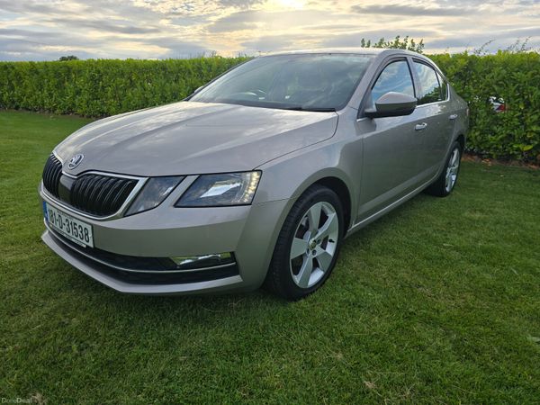 Skoda Octavia Saloon, Diesel, 2018, Grey