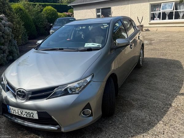 Toyota Auris Hatchback, Diesel, 2013, Grey