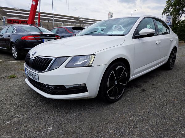 Skoda Octavia Saloon, Petrol, 2019, White