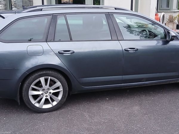 Skoda Octavia Estate, Diesel, 2017, Grey