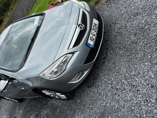 Vauxhall Astra Hatchback, Petrol, 2010, Silver