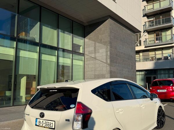 Toyota Prius MPV, Petrol Hybrid, 2019, White