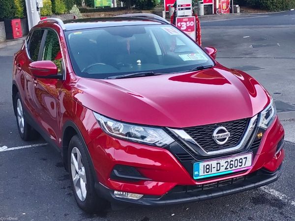 Nissan Qashqai MPV, Petrol, 2018, Red