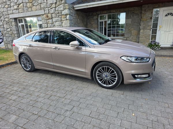 Ford Mondeo Hatchback, Diesel, 2020, Gold