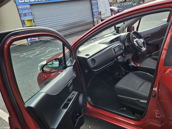 Toyota Yaris Hatchback, Petrol Hybrid, 2014, Red