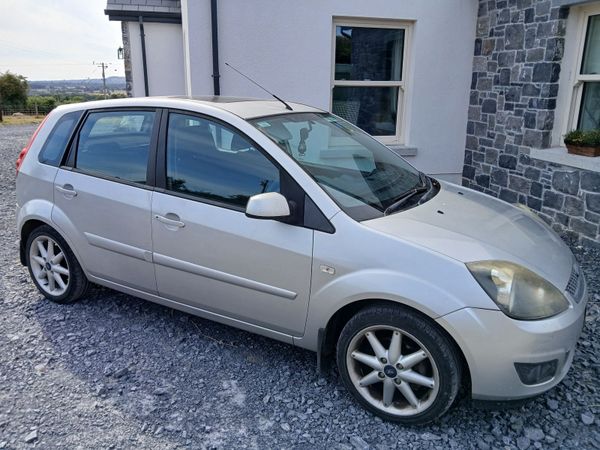 Ford Fiesta Hatchback, Petrol, 2007, Silver