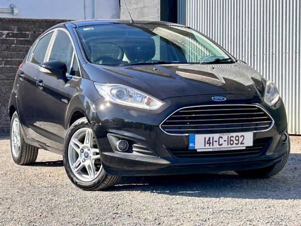 Ford Fiesta Hatchback, Petrol, 2014, Black