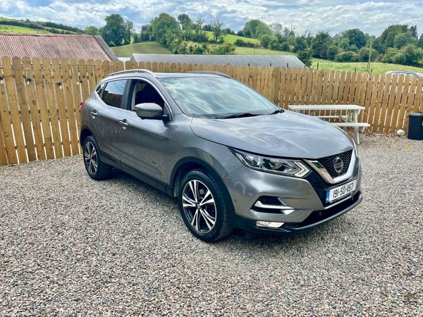 Nissan Qashqai Hatchback, Diesel, 2019, Grey