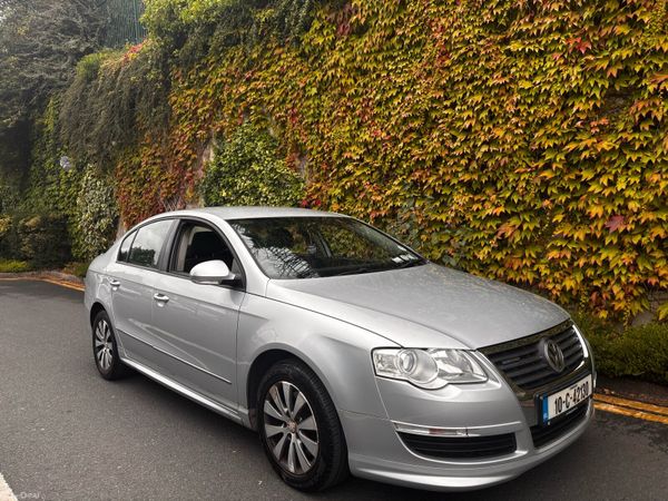 Volkswagen Passat Saloon, Diesel, 2010, Silver