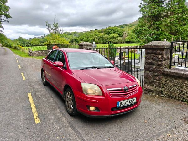 Toyota Avensis Saloon, Petrol, 2007, Red