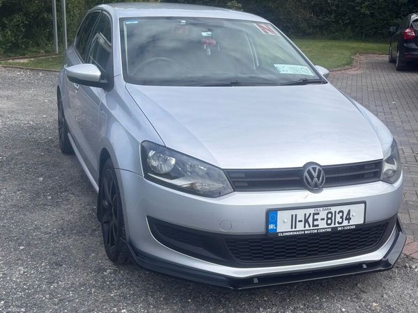 Volkswagen Polo Hatchback, Petrol, 2011, Silver