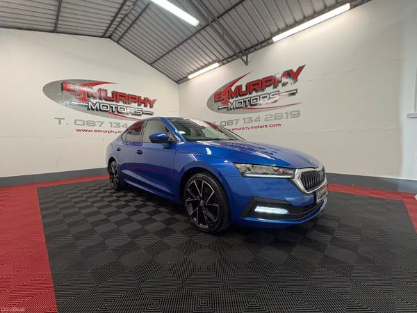 Skoda Octavia Hatchback, Petrol Hybrid, 2022, Blue