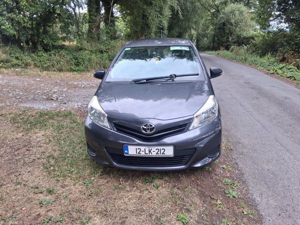 Toyota Yaris Hatchback, Petrol, 2012, Grey