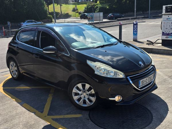 Peugeot 208 Hatchback, Petrol, 2015, Black