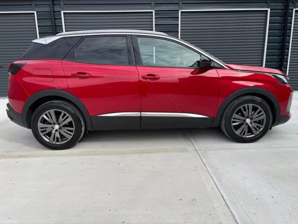 Peugeot 3008 MPV, Diesel, 2023, Red