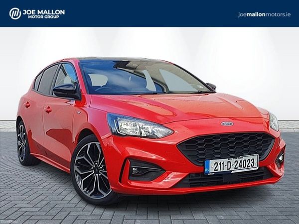 Ford Focus Hatchback, Petrol Hybrid, 2021, Red