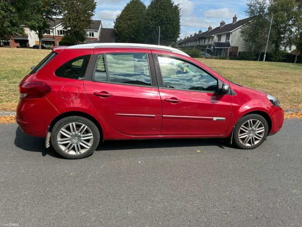 Renault Clio Estate, Diesel, 2012, Red