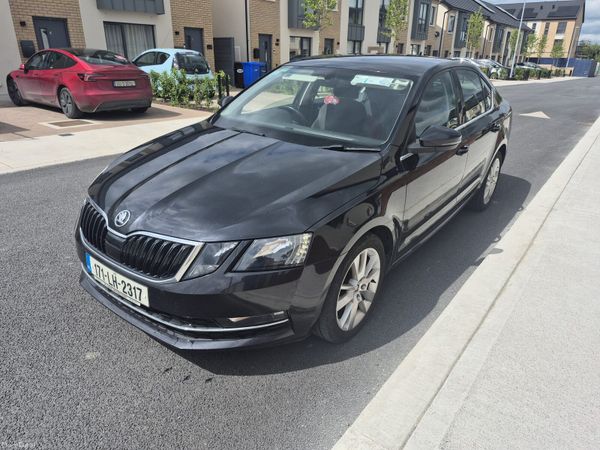 Skoda Octavia Saloon, Diesel, 2017, Black