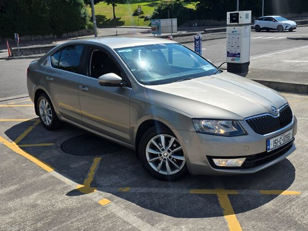 Skoda Octavia Saloon, Diesel, 2015, Beige