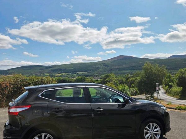 Nissan Qashqai Hatchback, Petrol, 2014, Black