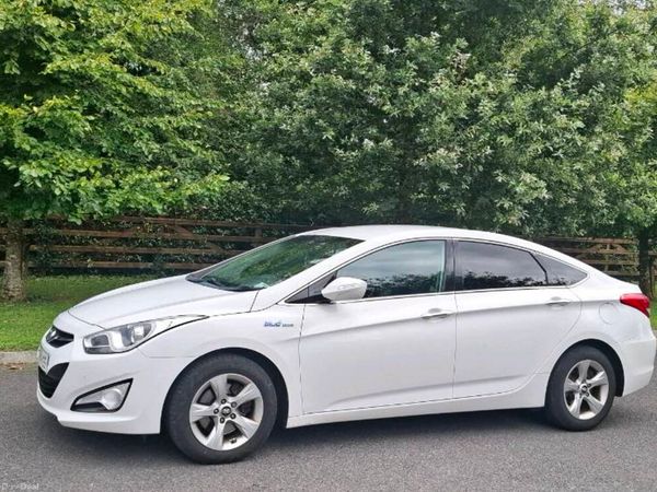 Hyundai i40 Saloon, Diesel, 2014, White