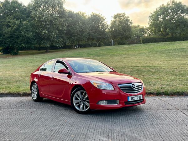 Opel Insignia MPV, Diesel, 2013, Red