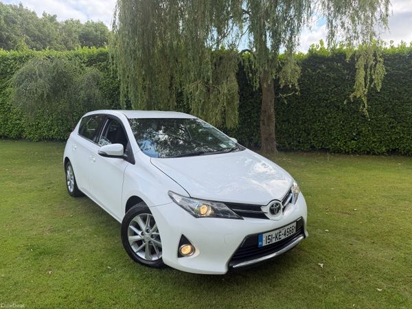 Toyota Auris Hatchback, Diesel, 2015, White