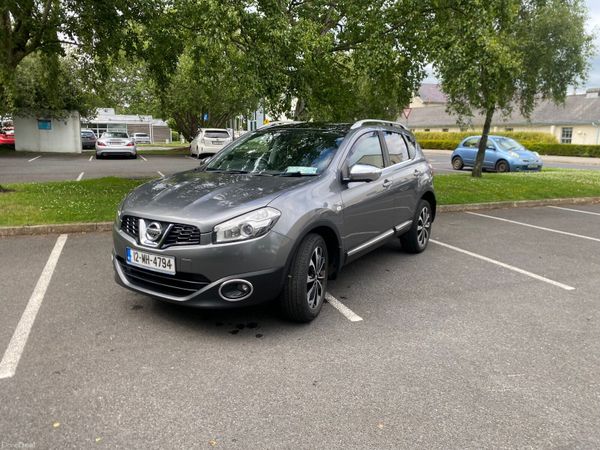 Nissan Qashqai Hatchback, Diesel, 2012, Grey