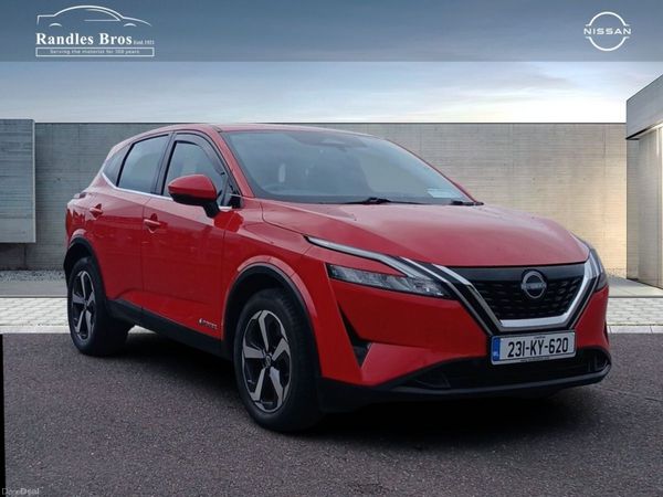Nissan Qashqai MPV, Petrol, 2023, Red