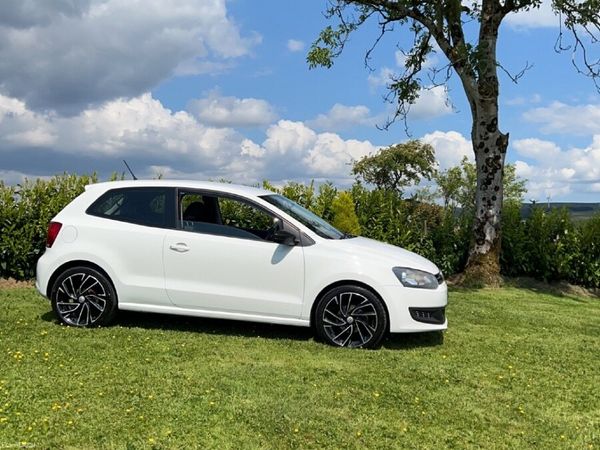 Volkswagen Polo Hatchback, Petrol, 2012, White
