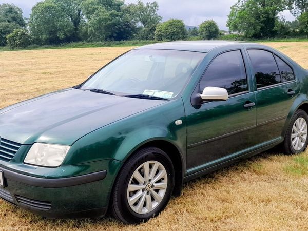 Volkswagen Bora Saloon, Petrol, 2002, Green