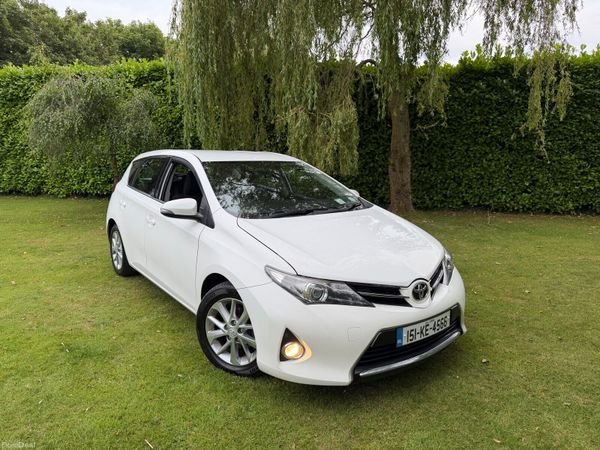 Toyota Auris Hatchback, Diesel, 2015, White
