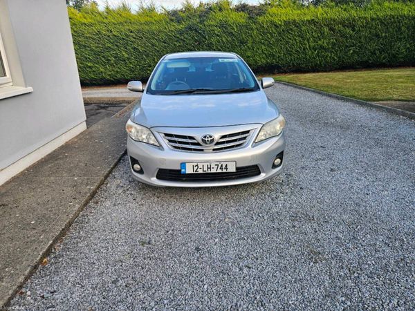 Toyota Corolla Saloon, Diesel, 2012, Silver