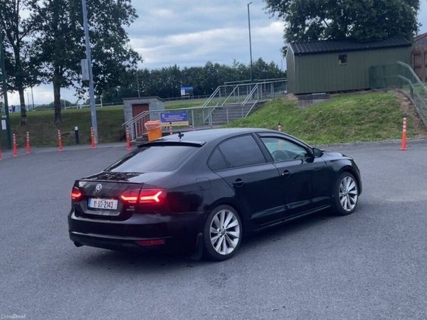 Volkswagen Jetta Saloon, Diesel, 2011, Black