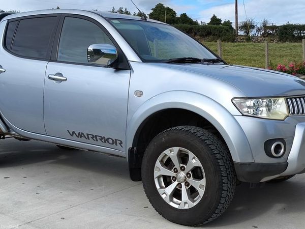 Mitsubishi L200 Pick Up, Diesel, 2011, Silver