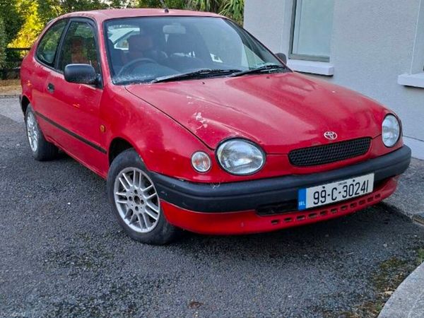 Toyota Corolla Hatchback, Petrol, 1999, Red