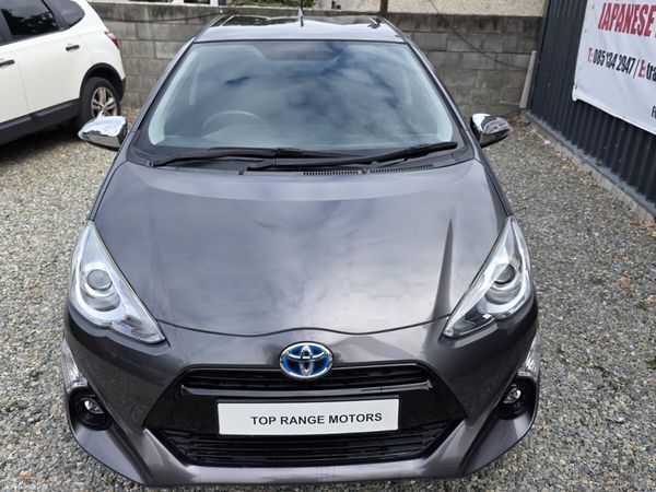 Toyota Aqua Hatchback, Petrol Hybrid, 2015, Grey